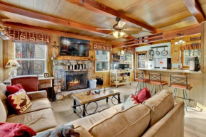 Kozy Cabin Big Bear~ Walk to Village & Lake Cottage~ Big Bear Lake
